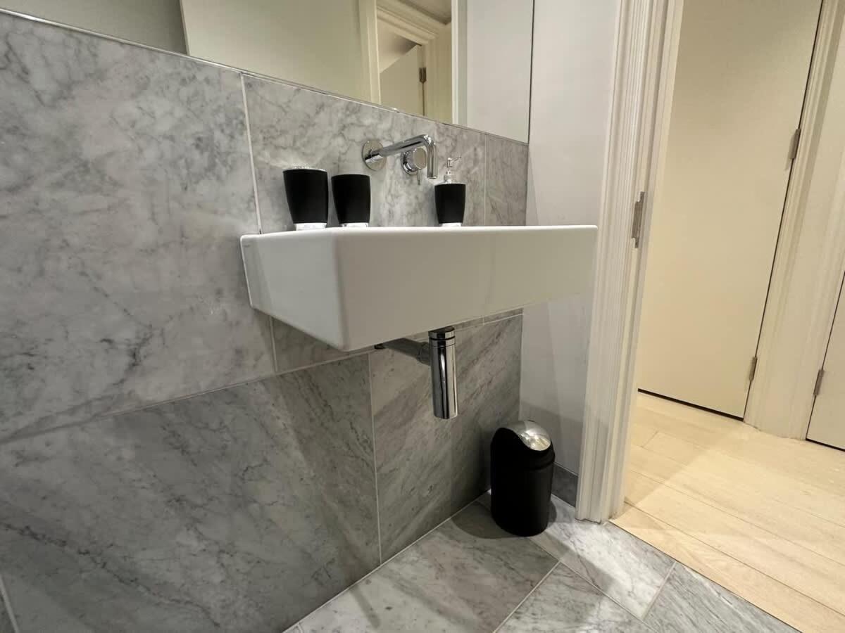 Sg, Chic Covent Garden Apartment Лондон Экстерьер фото