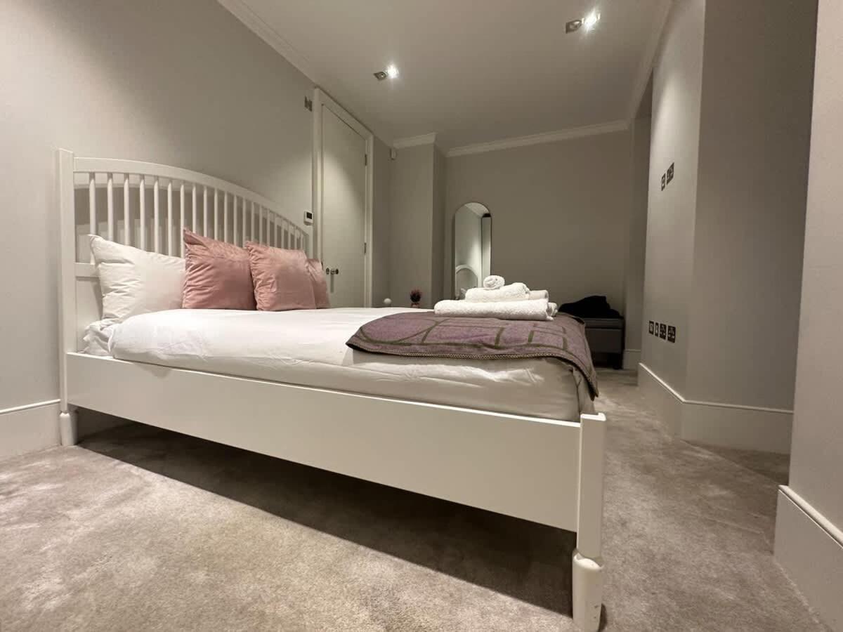 Sg, Chic Covent Garden Apartment Лондон Экстерьер фото
