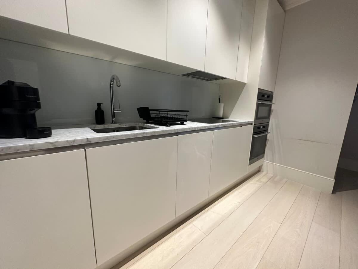 Sg, Chic Covent Garden Apartment Лондон Экстерьер фото