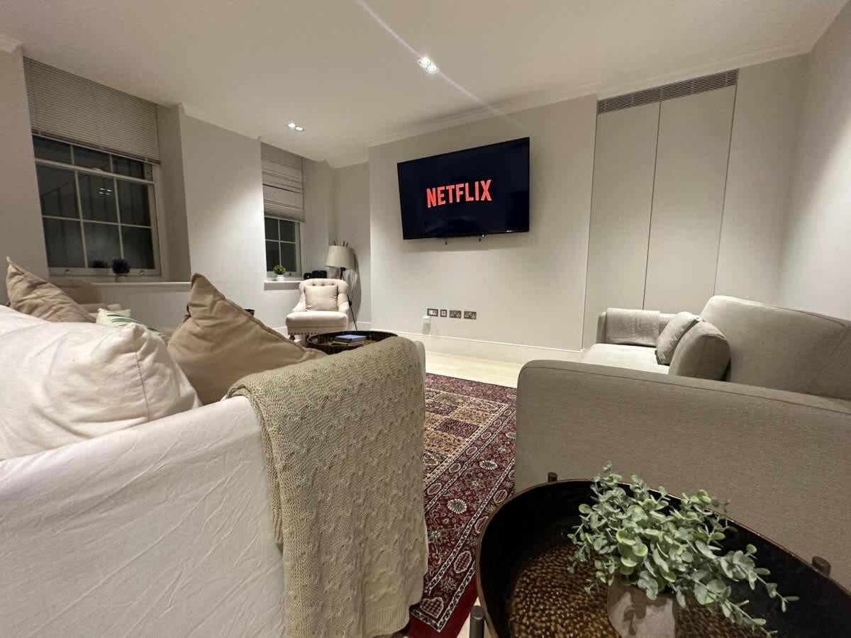 Sg, Chic Covent Garden Apartment Лондон Экстерьер фото